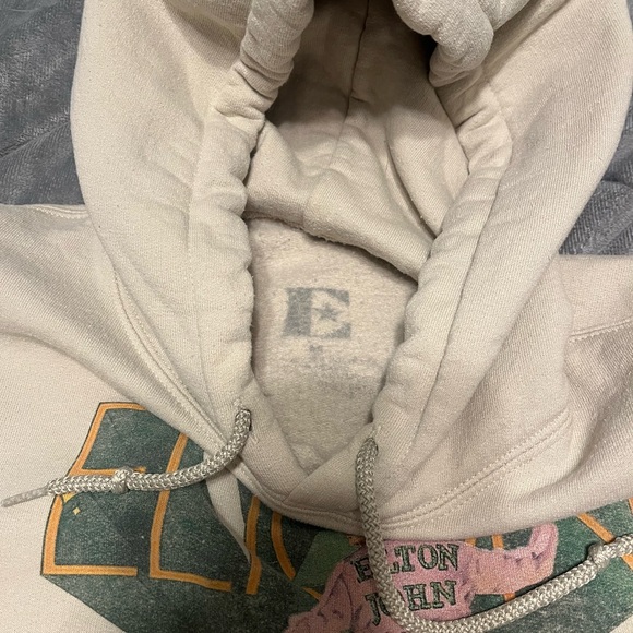 ELTON JOHN HOODIE~Medium~Farewell Yellow Brick Road Tour 2022~Sweatshirt EUC - Picture 5 of 5